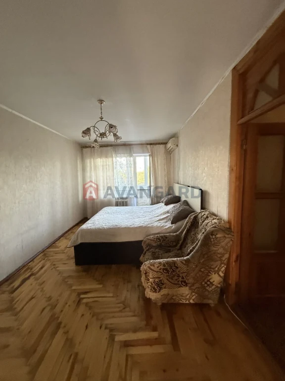 Простора 3-кімнатна квартира в Олександрівському районі