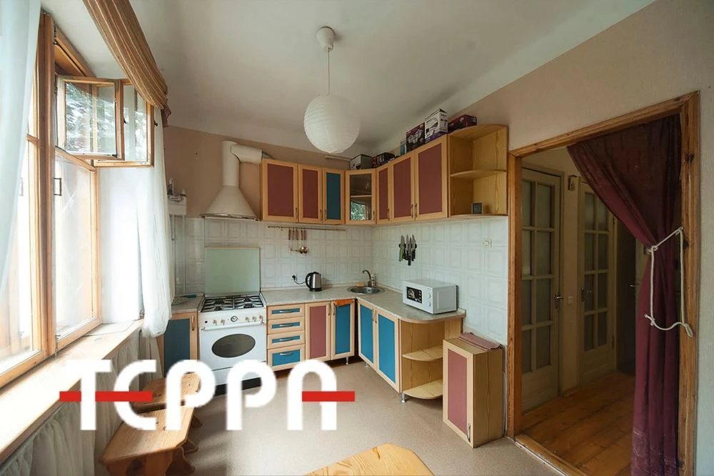 Продаж 2-кімнатної квартири з високими стелями