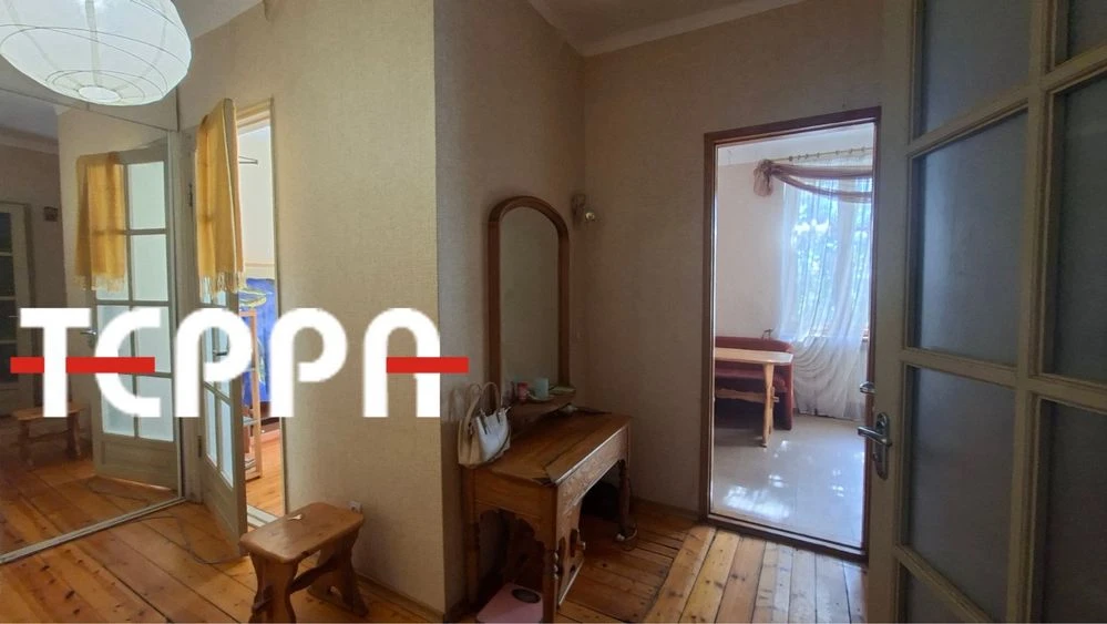 Продаж 2-кімнатної квартири з високими стелями