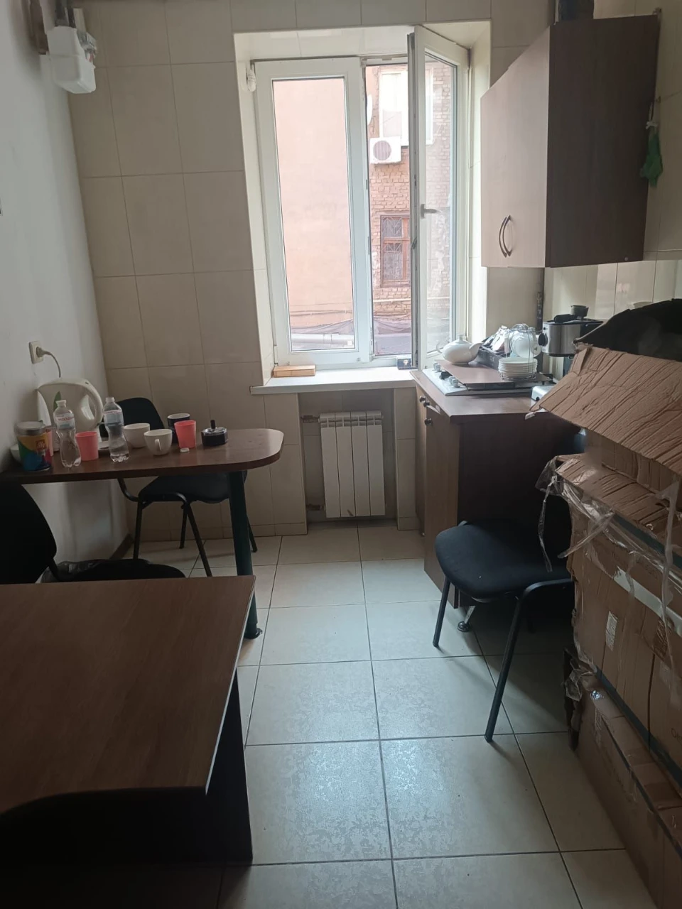 Продам двокімнатну в центрі