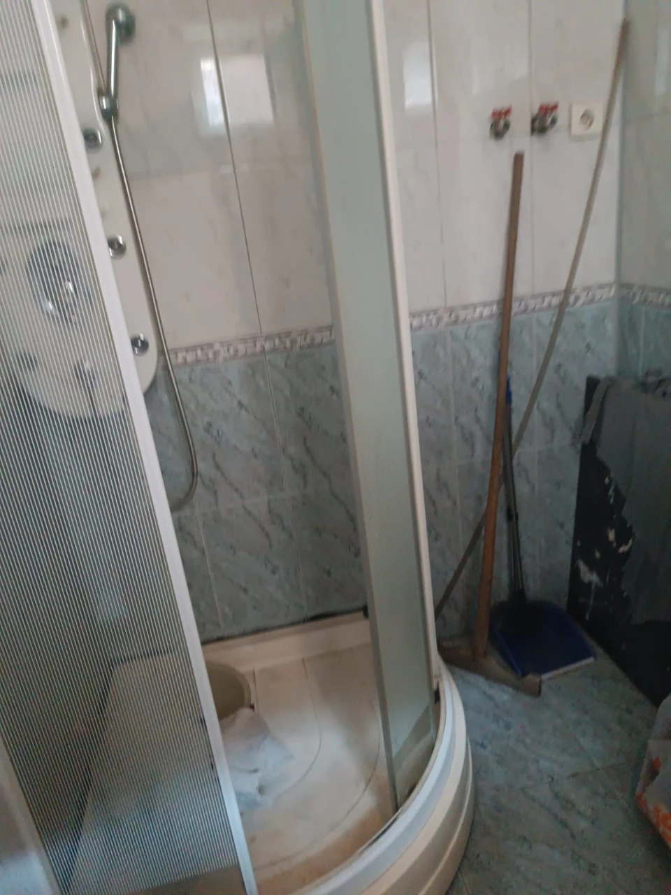 Продам двокімнатну в центрі
