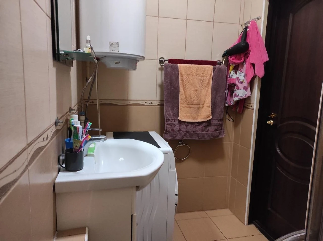 3-кімнатна кв. в центрі Олександрівського, закрита територія