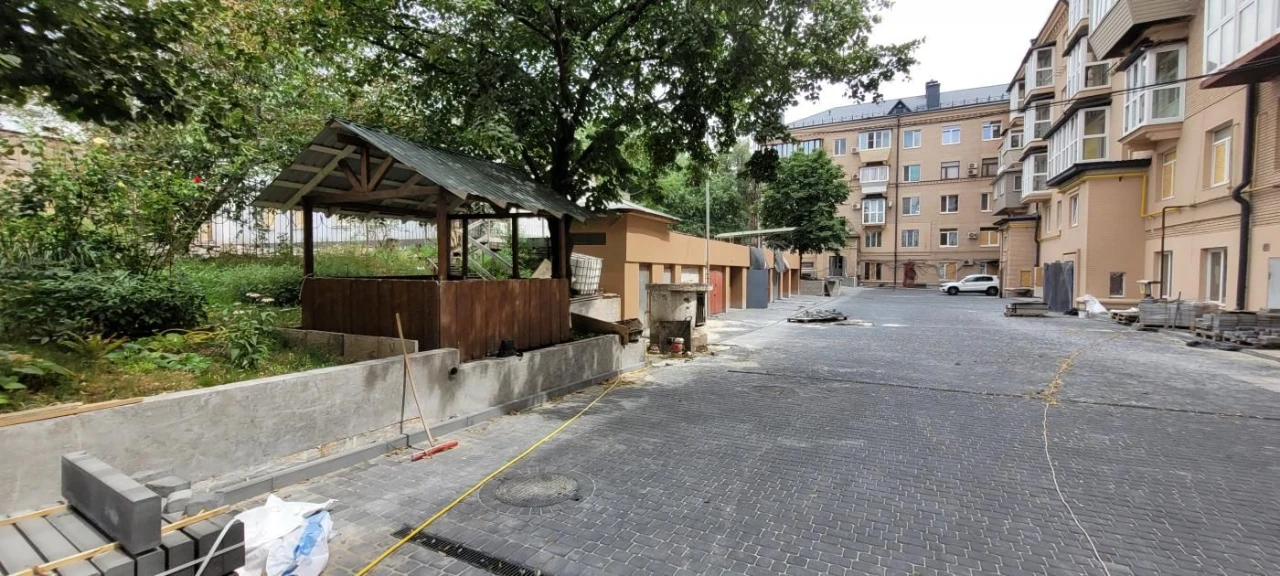 3-кімнатна кв. в центрі Олександрівського, закрита територія