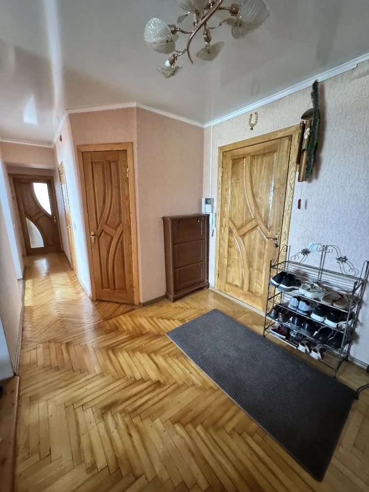 Продажа 3-ком. квартиры с ремонтом и видом на парк! Центр Хо