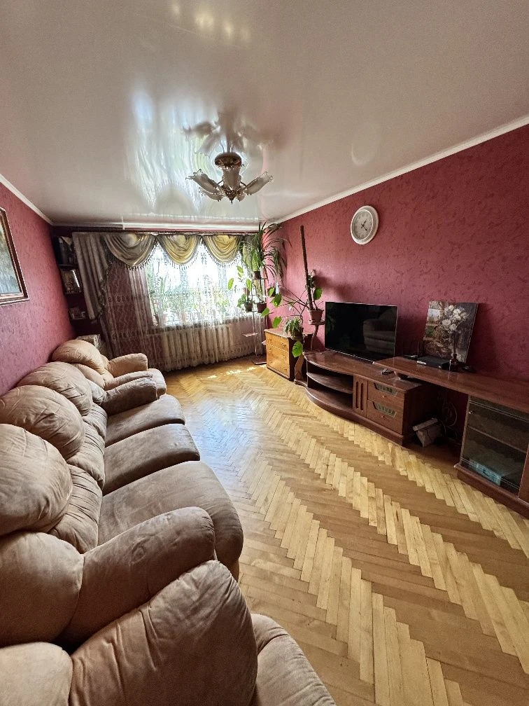 Продажа 3-ком. квартиры с ремонтом и видом на парк! Центр Хо