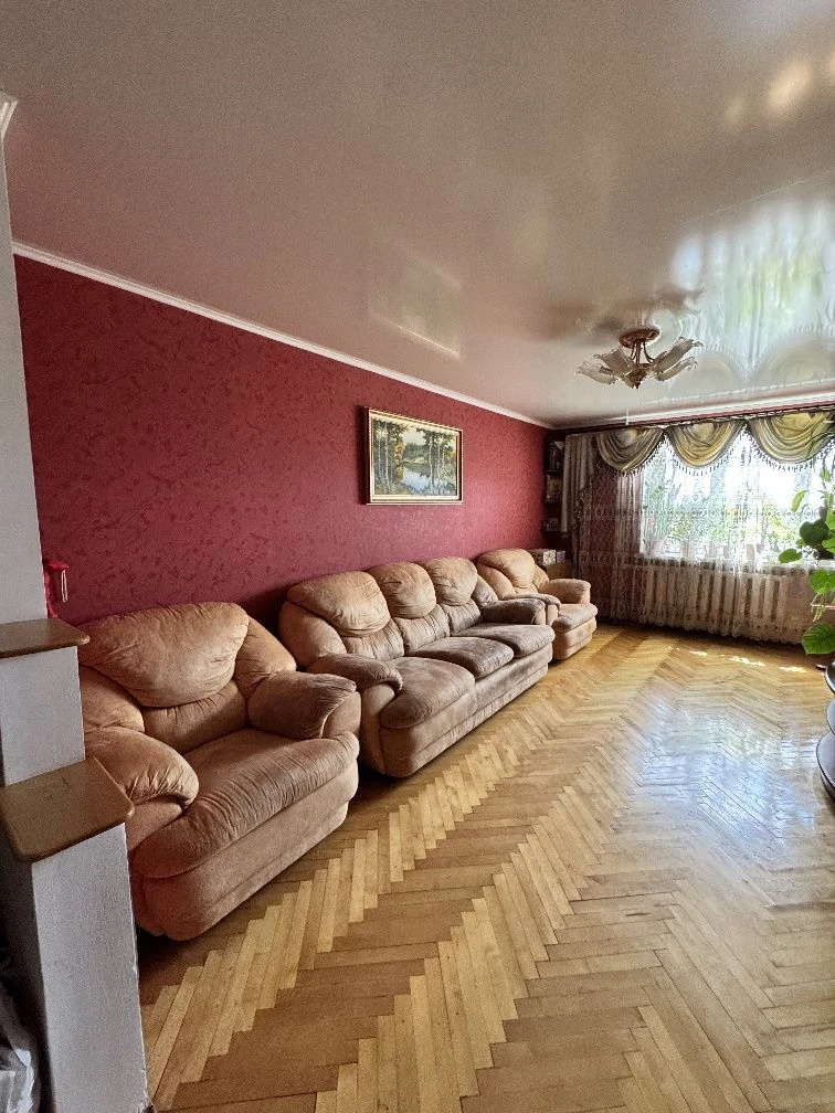 Продажа 3-ком. квартиры с ремонтом и видом на парк! Центр Хо