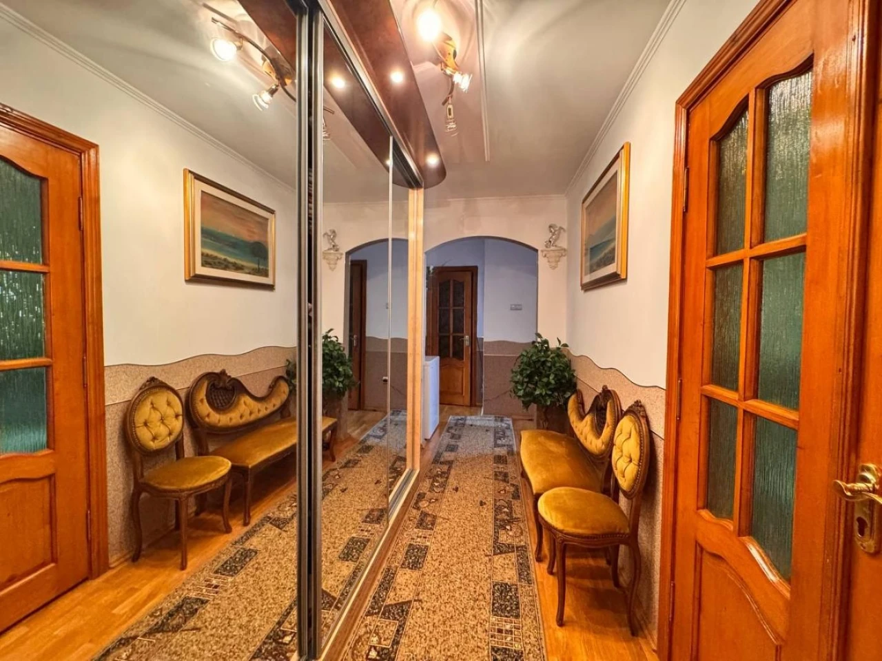 Продається 3 кімнатна Квартира з ремонтом