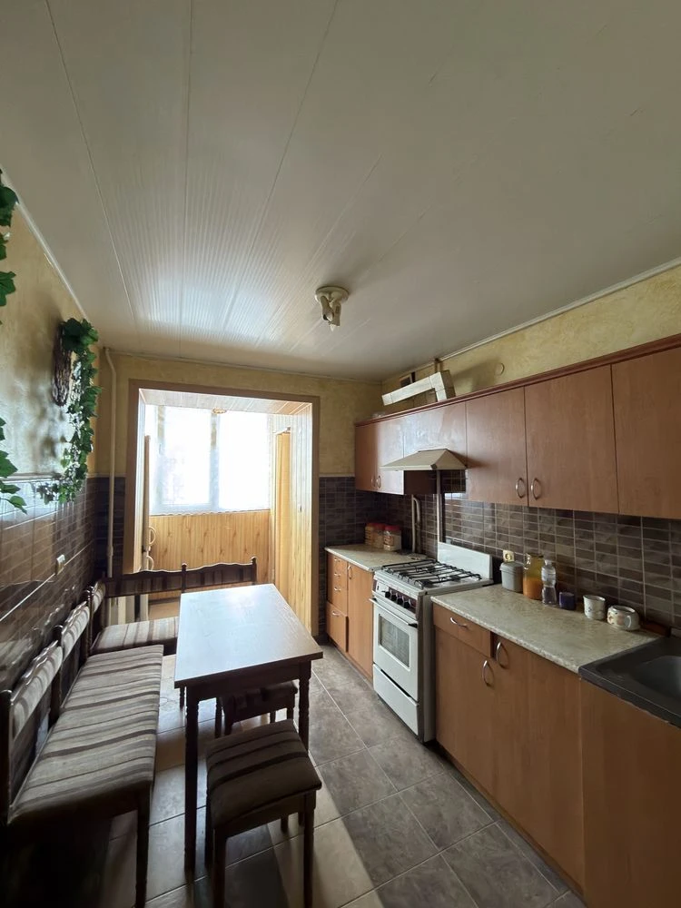 Продається 3- кімнатна квартра Сахарова, центр