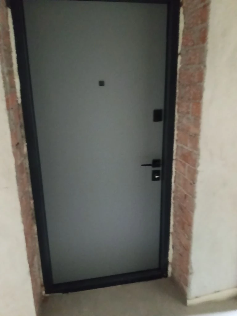 Продається 2ох кім квартира біля озера