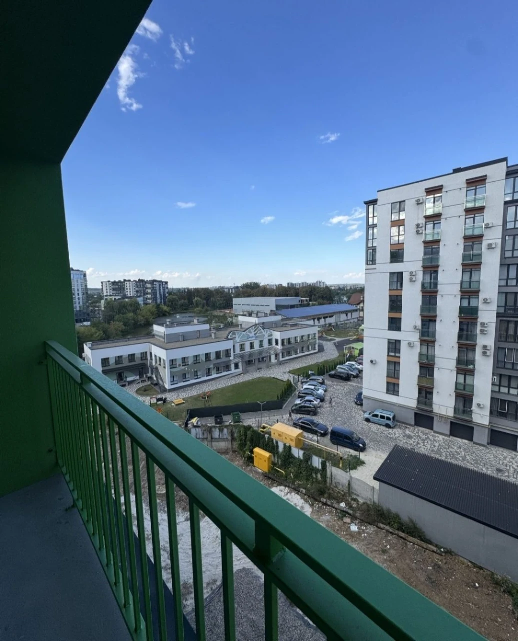 Продається 2ох кім квартира біля озера