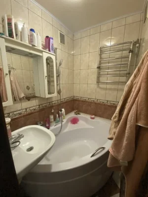 Продам  2к.квартиру, в р-н Кр.ринку, з Автономкою!