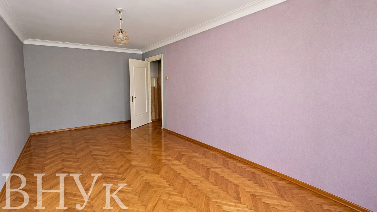 Продається 1 кімнатна квартира в центрі міста