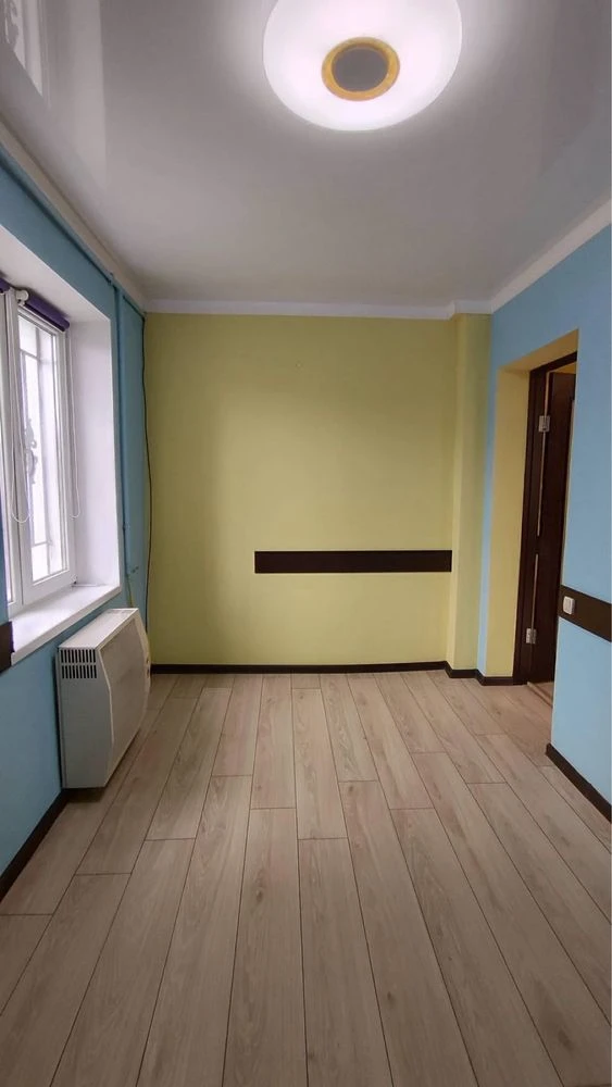Трикімнатна квартира з власним паркомісцем у Луцьку