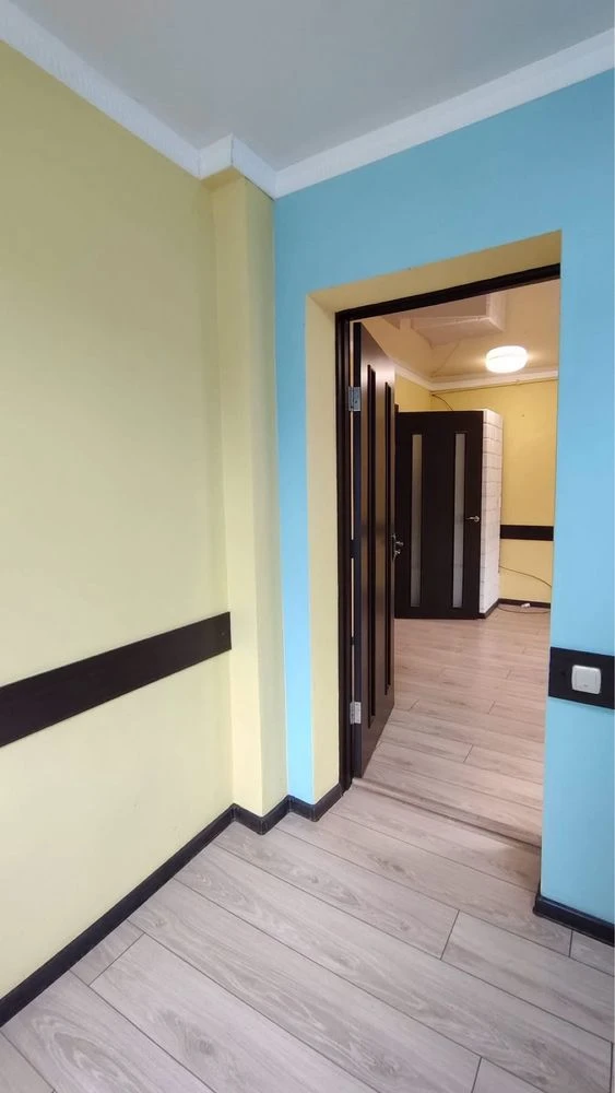 Трикімнатна квартира з власним паркомісцем у Луцьку