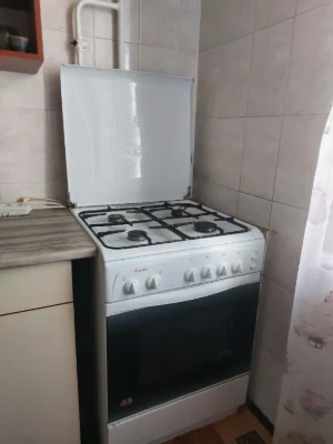 Продам 2х кімнатну квартиру навпроти СК "Надія"