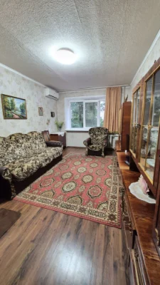 Продаж 2к квартири • 45 м² • 2 поверх • житловий стан • зуп.