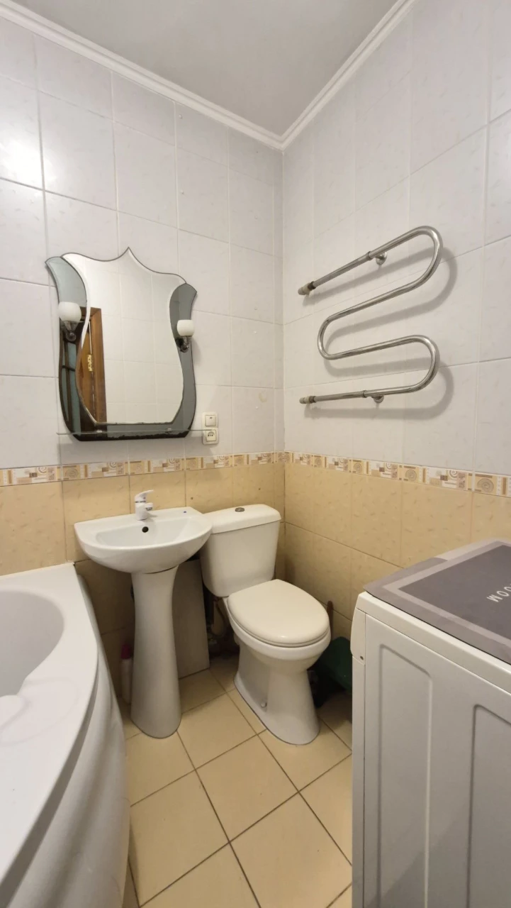 Продаж 2к квартири • 45 м² • 2 поверх • житловий стан • зуп.