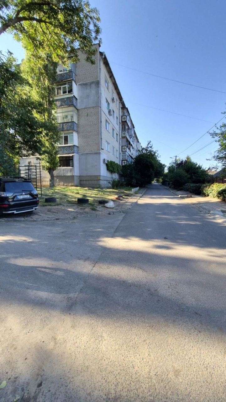 Продаж 2к квартири • 45 м² • 2 поверх • житловий стан • зуп.
