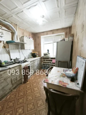 Продаю 2 кімнатну квартиру. 1 КП