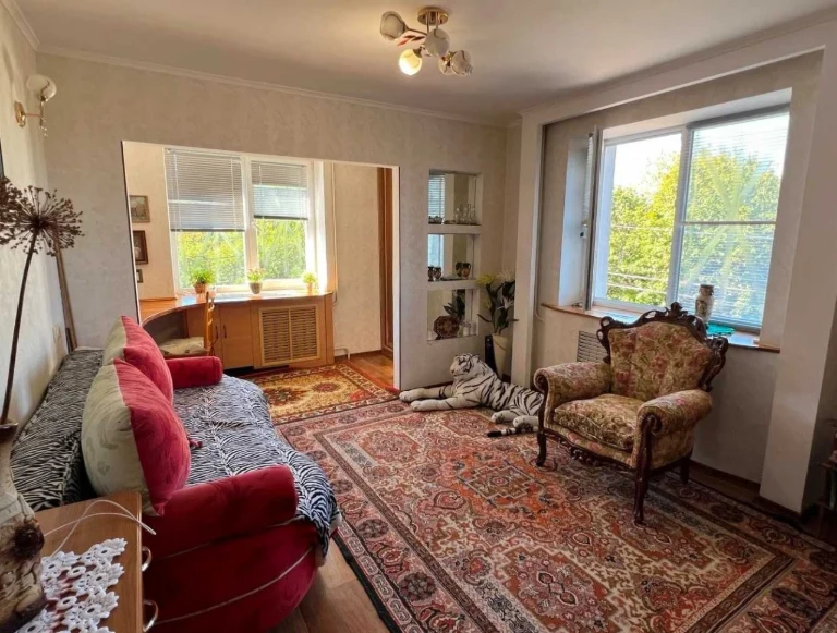 Продається гарна 2-кім.квартира, 47м2, 2/5, Корабельний.