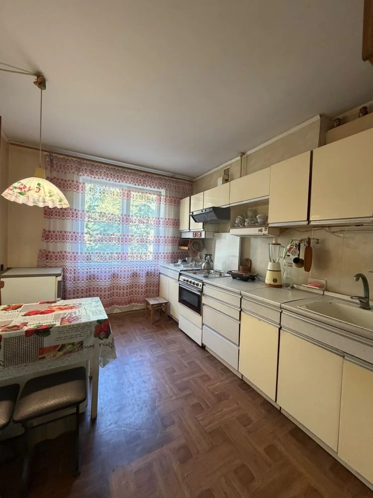 Продам 3к.кв. Площа Перемоги 3 поверх