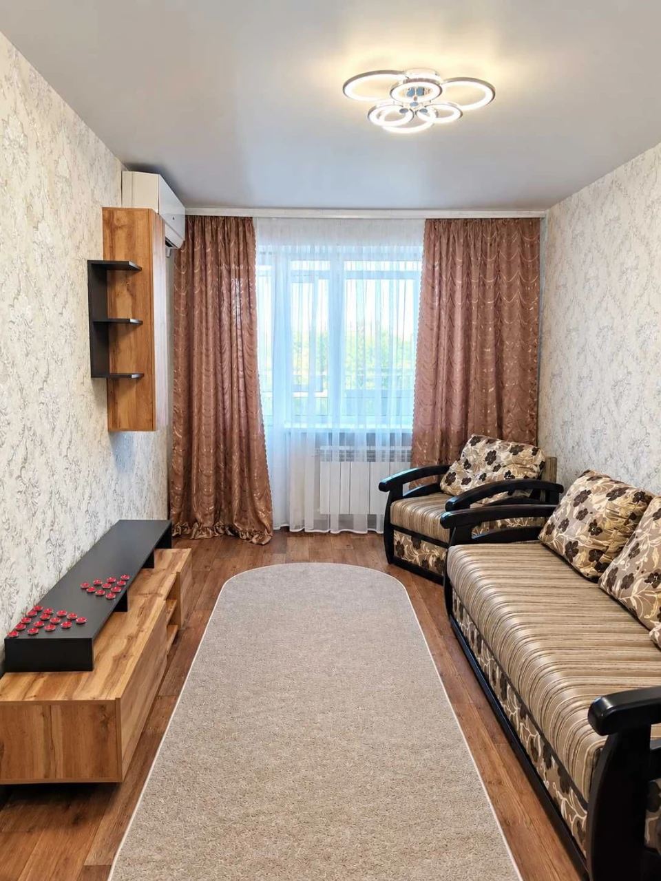 Продам затишну 3-кімнатну квартиру в центрі