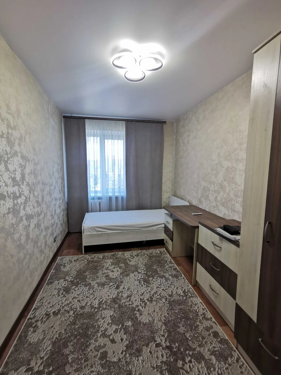 Продам затишну 3-кімнатну квартиру в центрі