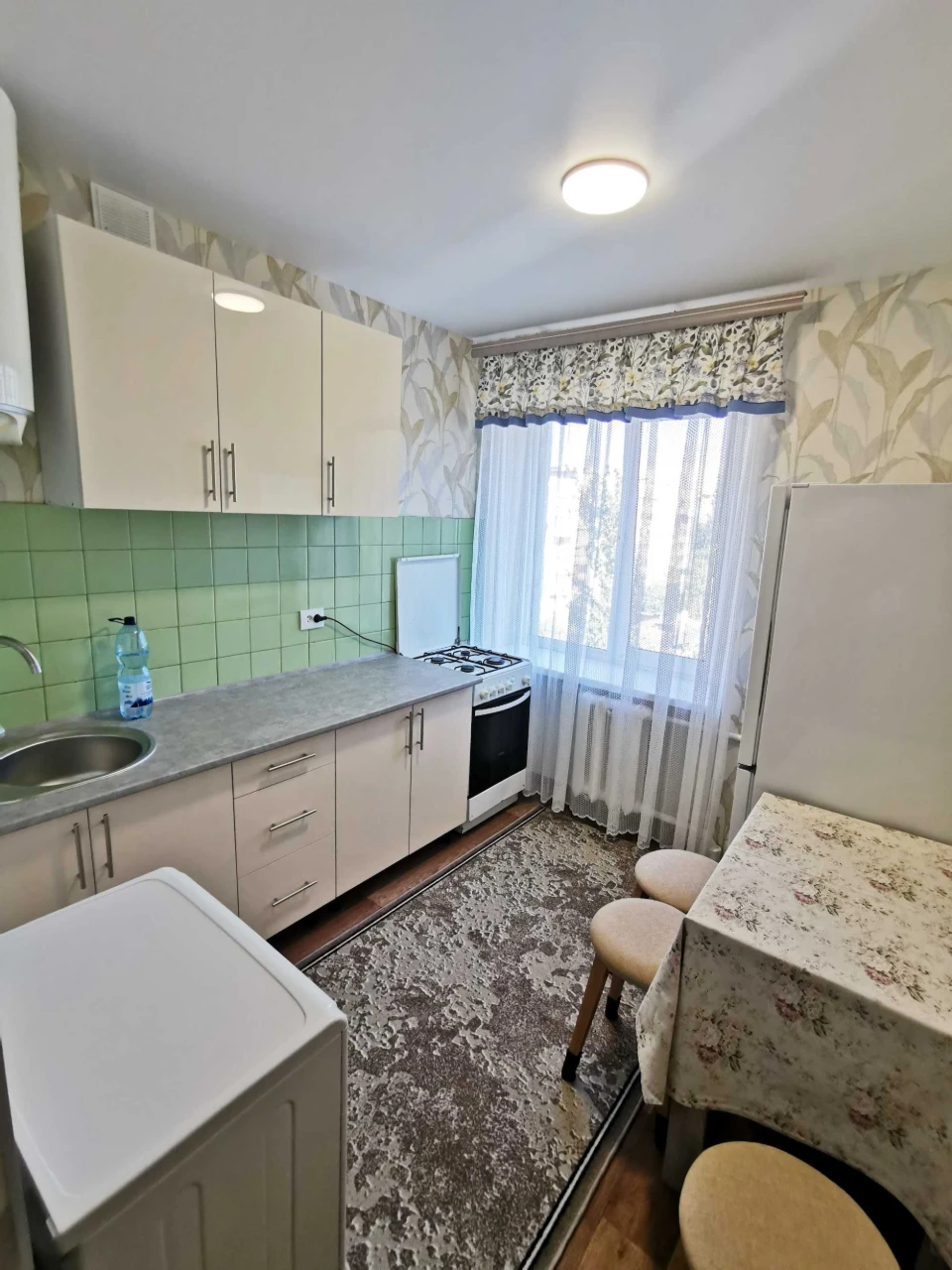 Продам затишну 3-кімнатну квартиру в центрі