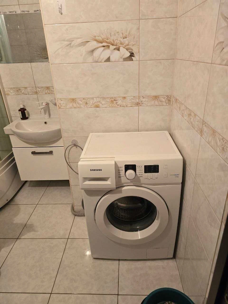 Продаю 2х комнатную квартиру в районе стадиона