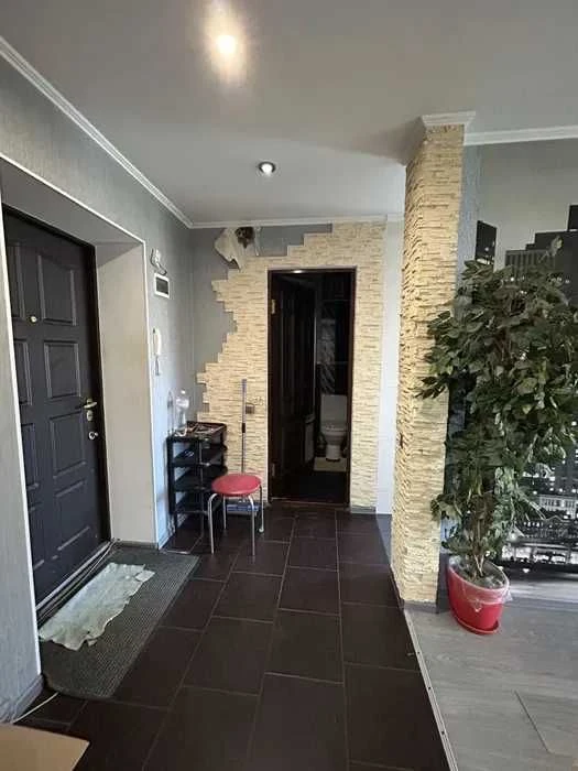 Продам стильну сучасну 1 к/к р-н Намив
