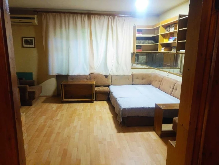 Продам двухкомнатную квартиру. пр. Центральный - 1-ая Слобод