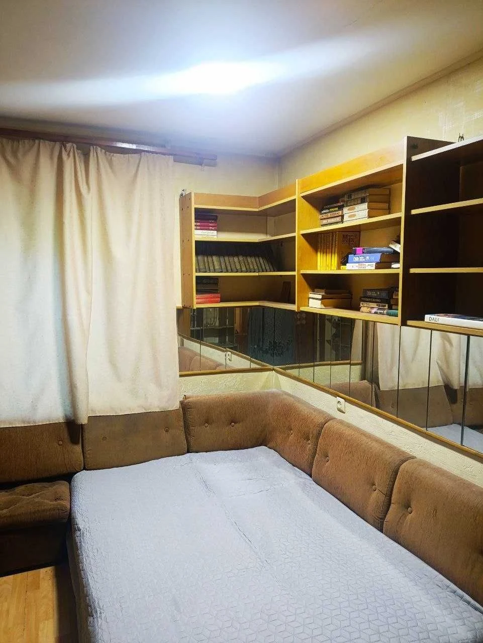 Продам двухкомнатную квартиру. пр. Центральный - 1-ая Слобод