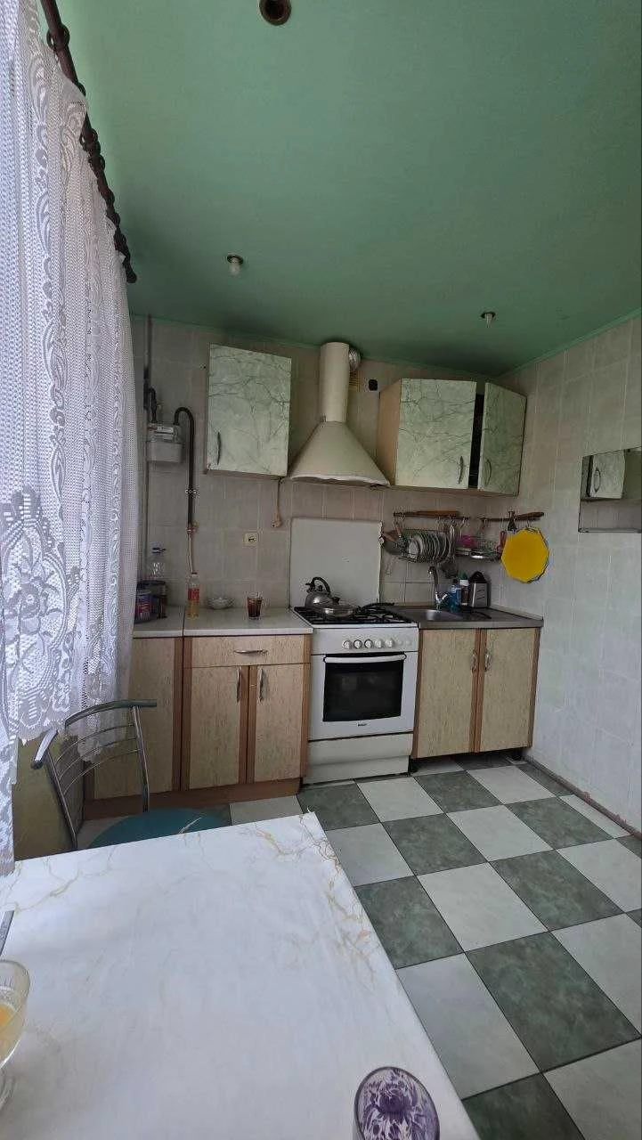 Продам 4-х кімнатну квартиру по вул. Симона Петлюри