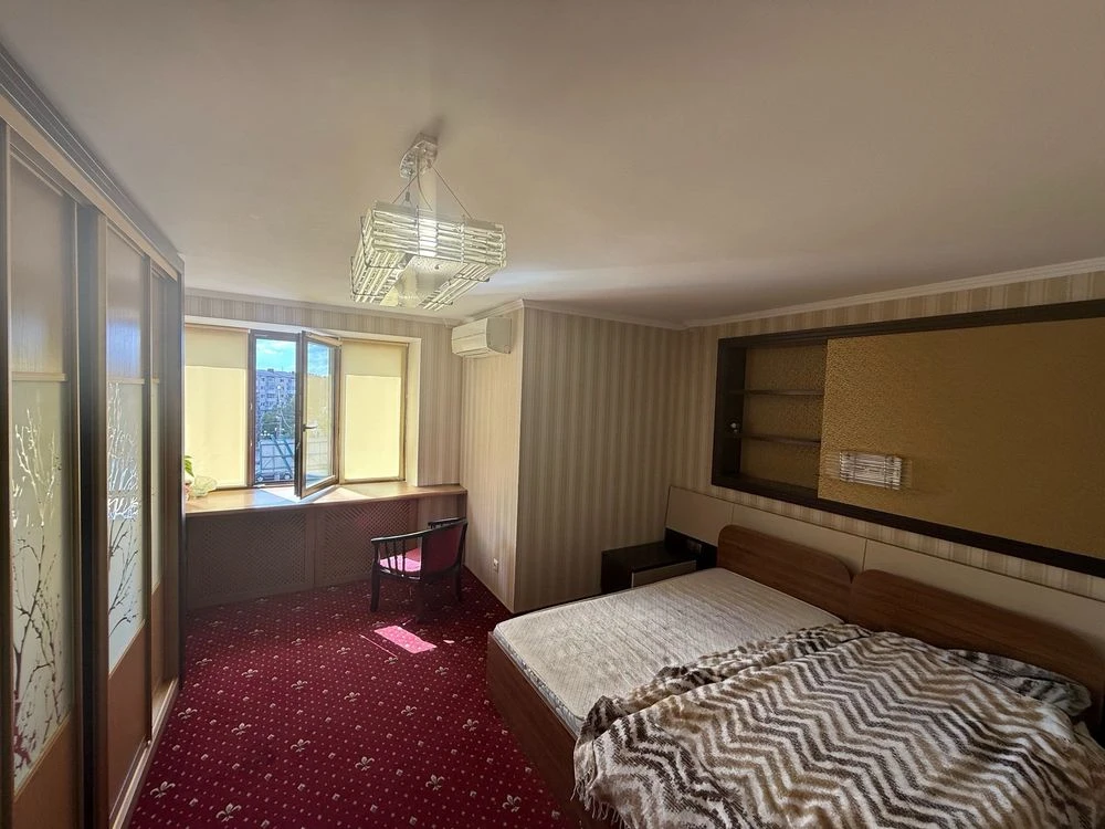 Продаж 2 кім. квартирі в Центрі міста 64м2 вул. Стрітенська