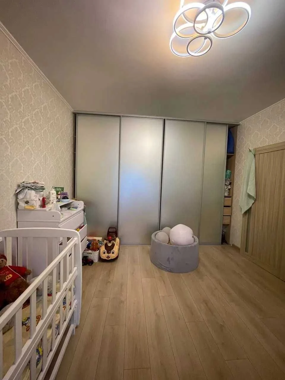 Продам 2-х кімтну квартиру Покращеного планування