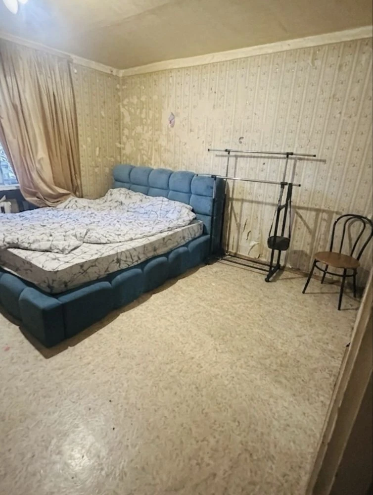 Продам квартиру від влхасника  на Інституте Звязку  50.3