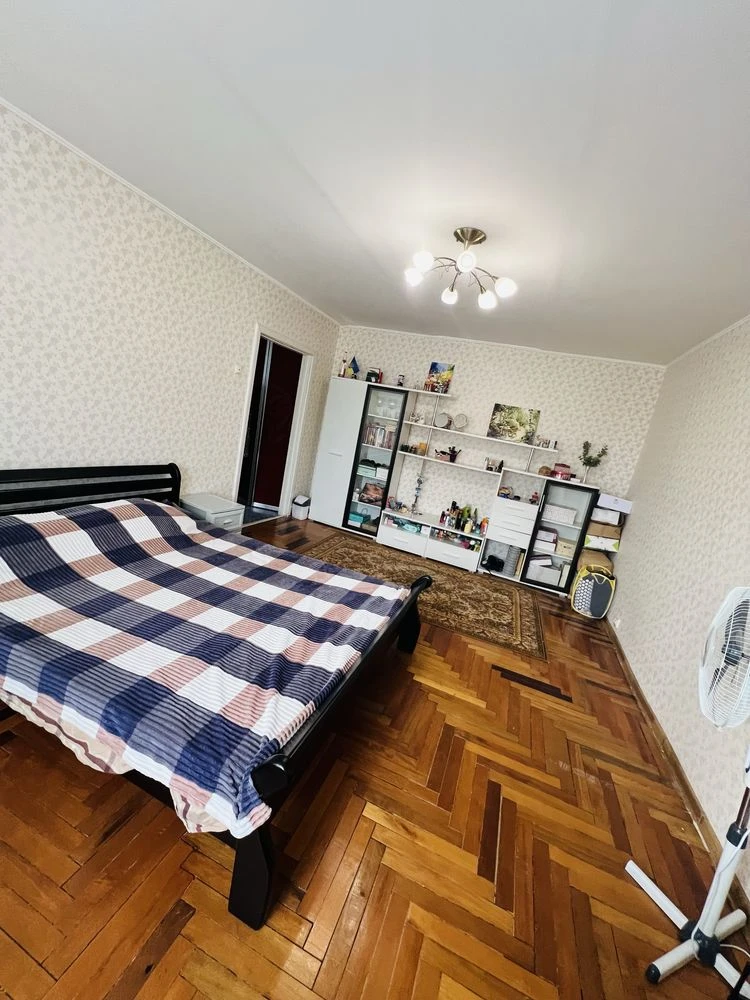 Продається 1на на Ак.Корольова