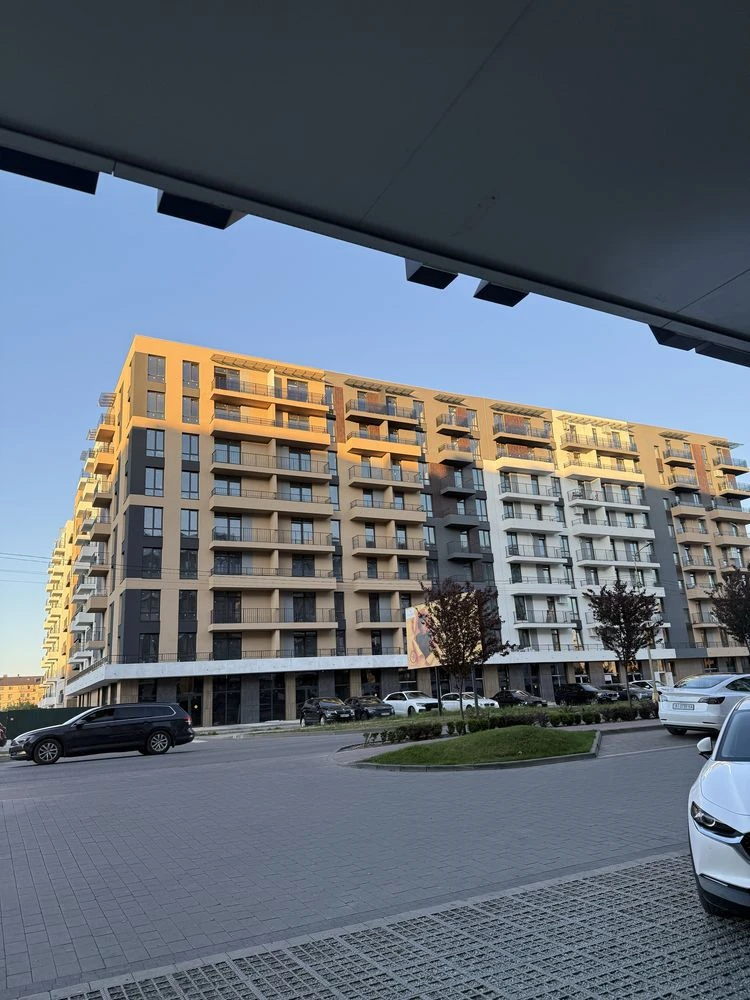 Продам 1кімнатну чорнову новобудову в ЖК Крона