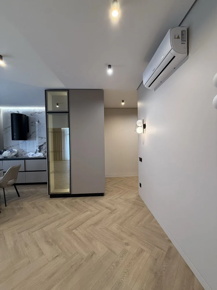 Продаж 2-кімнатної квартири в ЖК «Крістал»