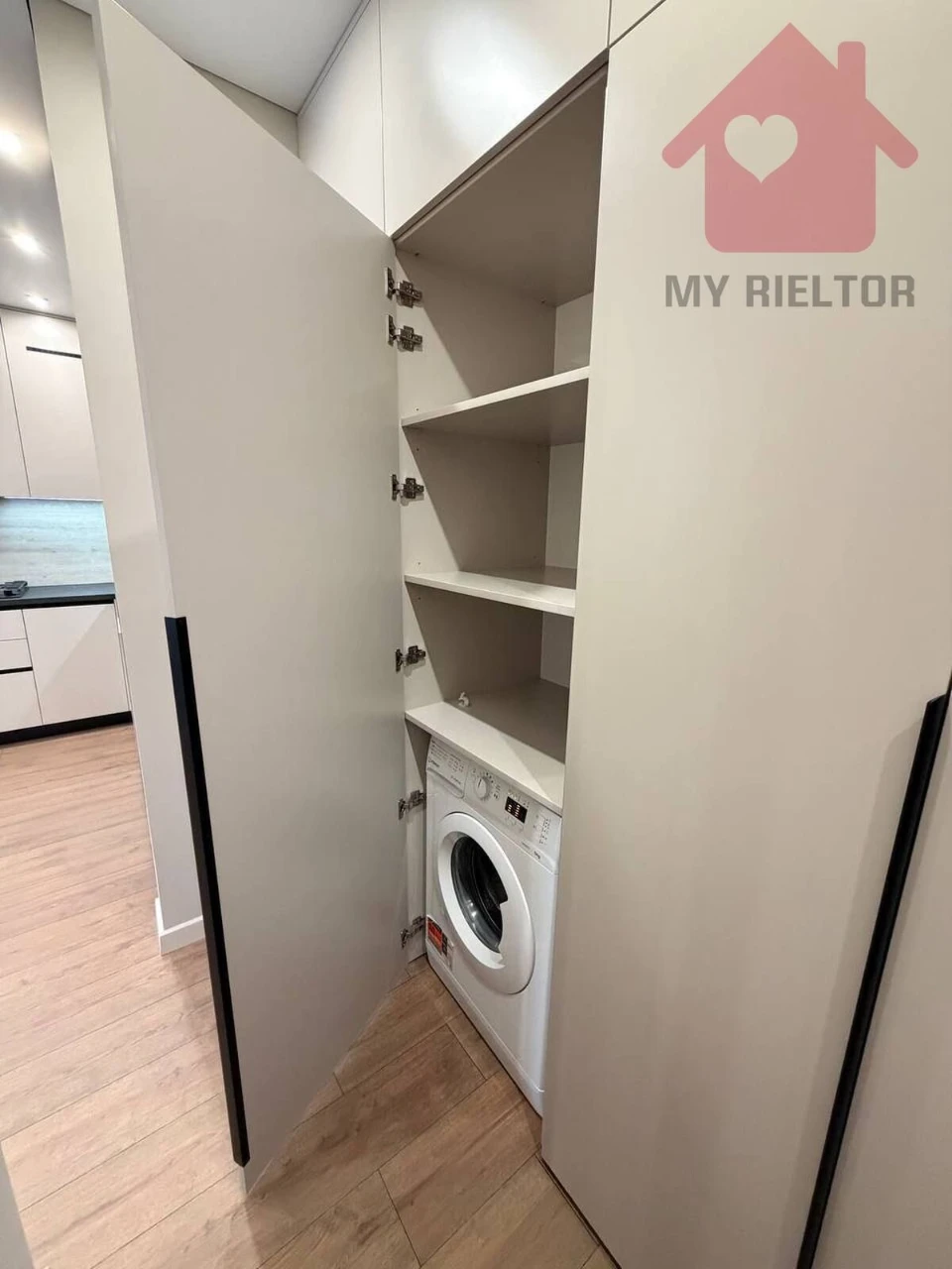 Продаж 1,5 квартири ЖК В 4