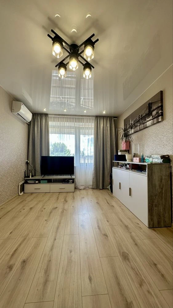 2 кім.квартира 42,5м2/Цегла/меблі+ техніка, газ.колонка, рем