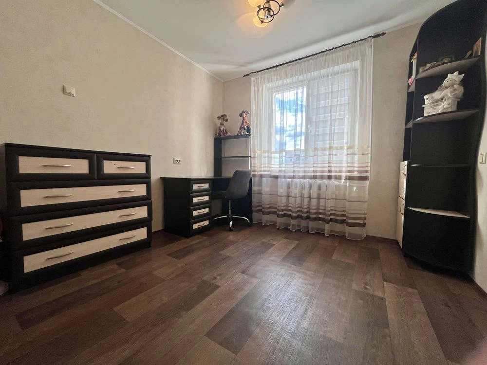 3-кімнатна з ремонтом, меблями та технікою! вул. Максима Зал