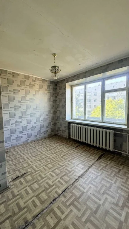 Продаж 3 кімнатної квартири, площа 700 річчя