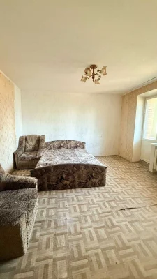 Продаж 3 кімнатної квартири, площа 700 річчя