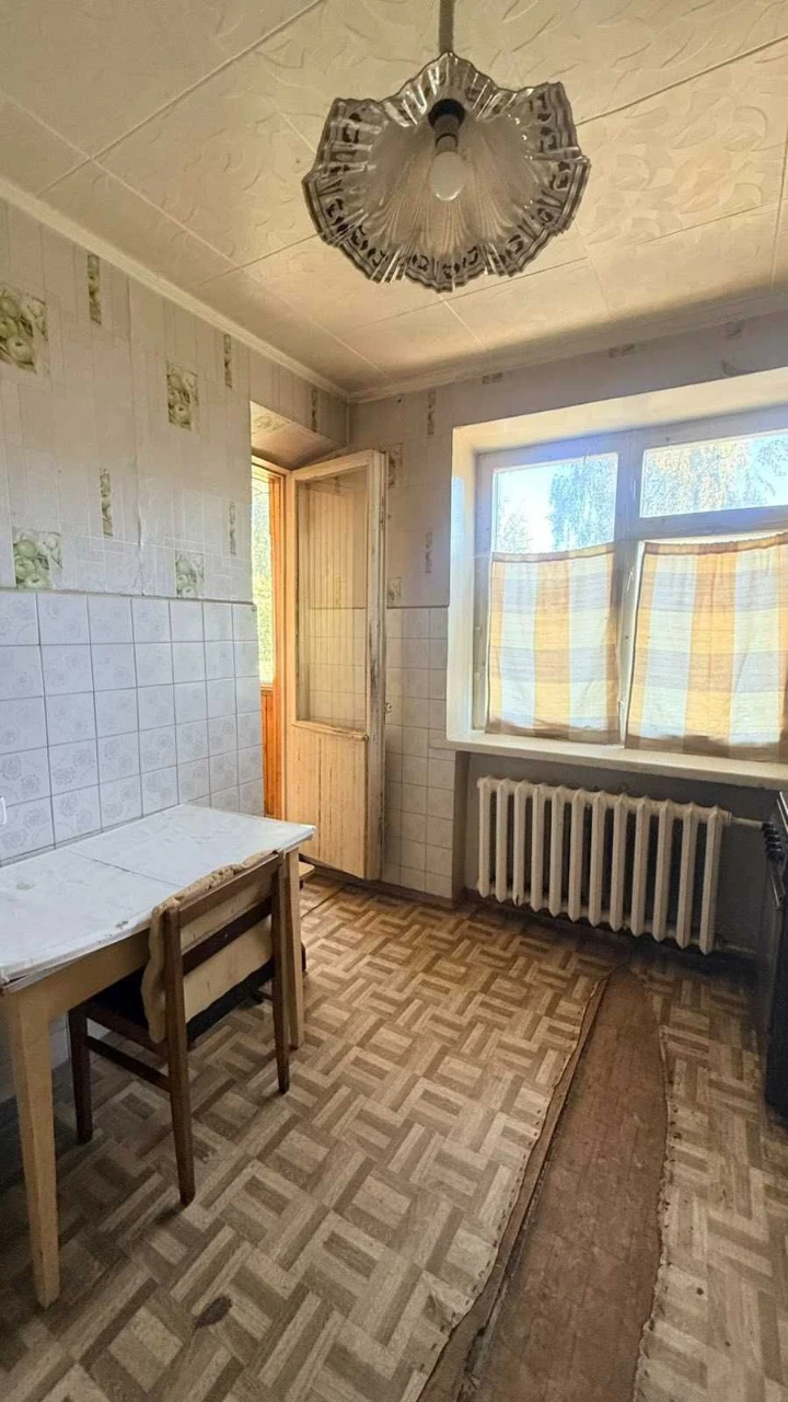 Продаж 3 кімнатної квартири, площа 700 річчя