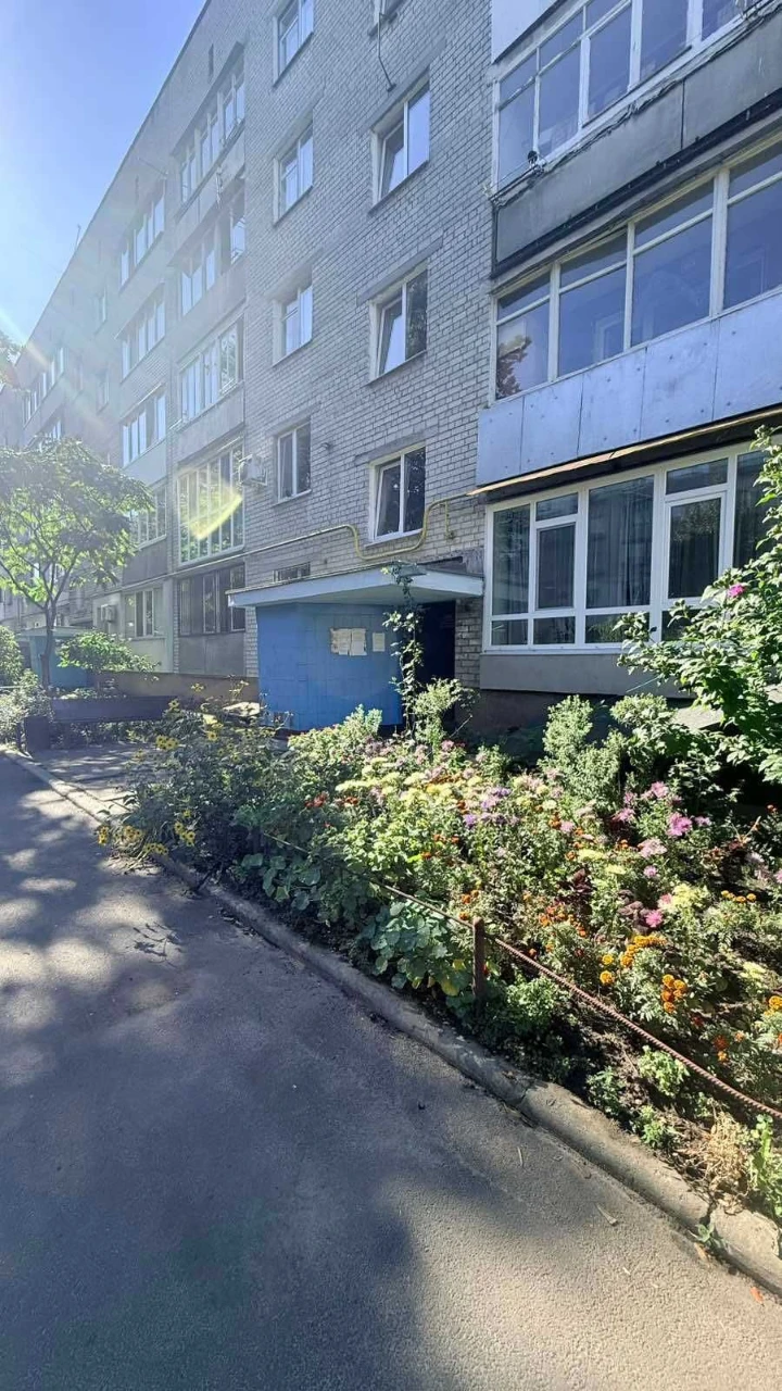 Продаж 3 кімнатної квартири, площа 700 річчя