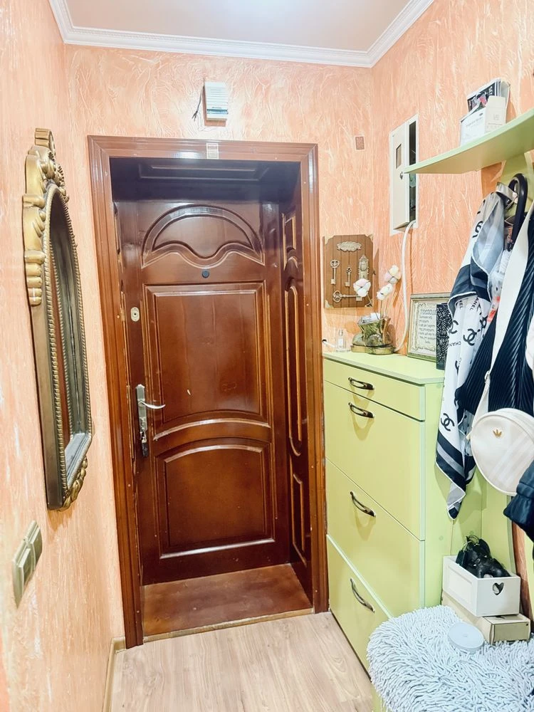 Продаж. 3 кімнатна квартира. Підвал.  Опалення індивідуальне