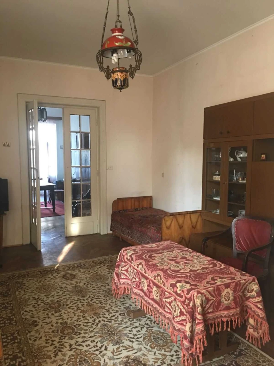 Продаж 2х кімн квартира 93м2 Чернівці центр старий фонд Пове