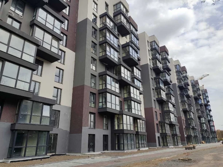Продається 4-кімн ПЕНТХАУС з кухнею-студією та терасою 60 м²