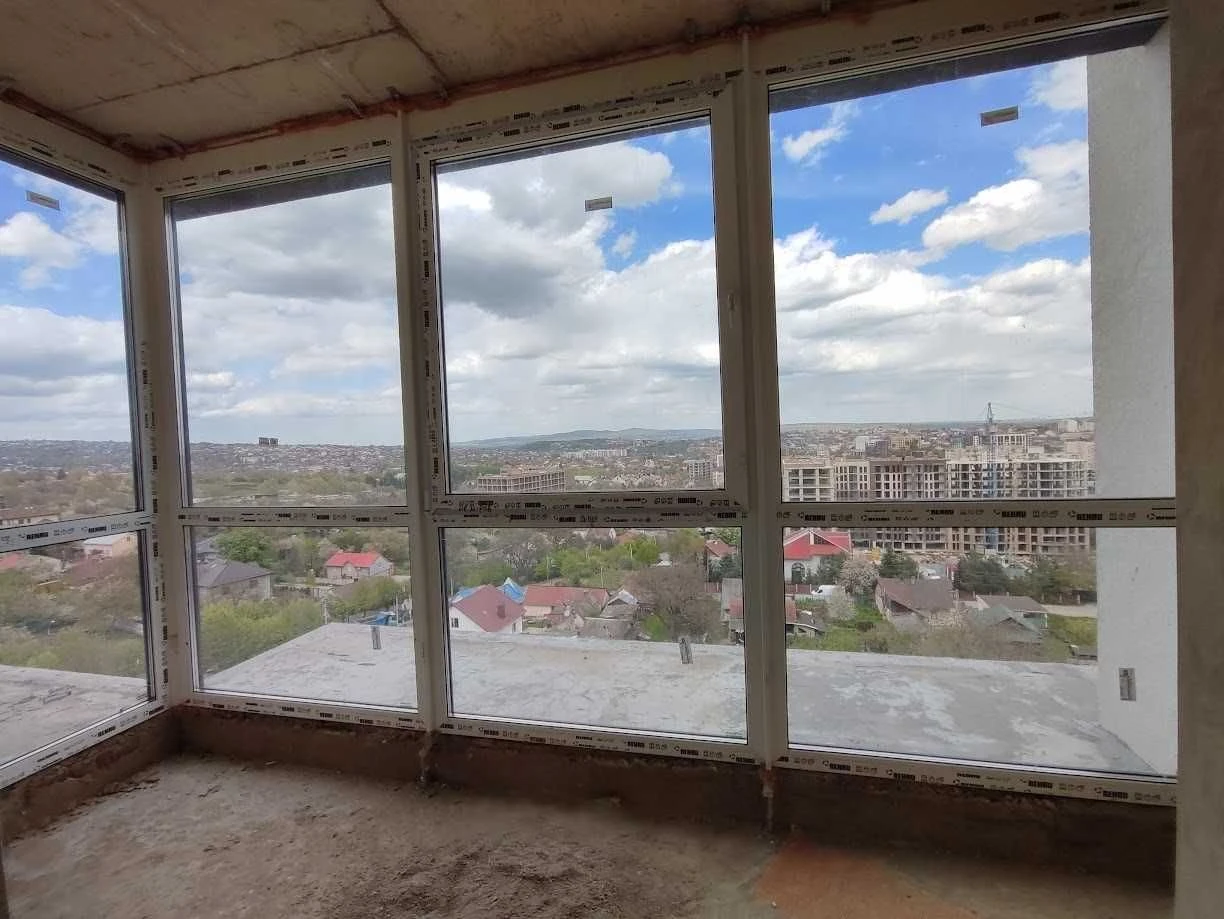 Продається 4-кімн ПЕНТХАУС з кухнею-студією та терасою 60 м²